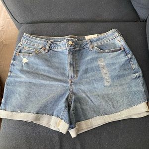 NWT Sonoma Jean Shorts. High Rise. Straight through hip & thigh. Hits mid thigh